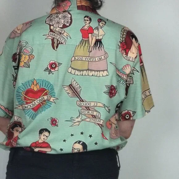 Frida Kahlo Folk Art Graphic Blouse in Green Size Medium - Picture 2 of 8